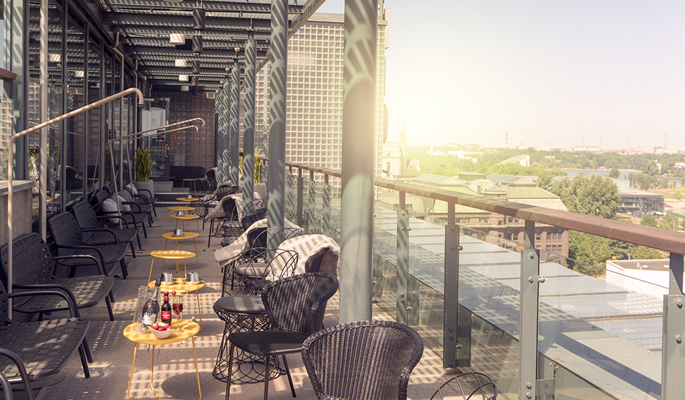 Más Rooftop Bar